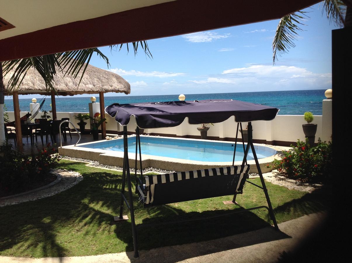 Bamboo Beachhouse Dormitory Garcia Hernandez Exterior foto