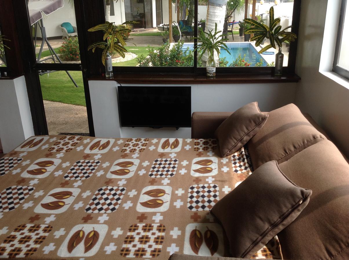 Bamboo Beachhouse Dormitory Garcia Hernandez Exterior foto